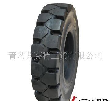 大型載重實(shí)心輪胎12.00-20 橡塑制品的可靠選擇
